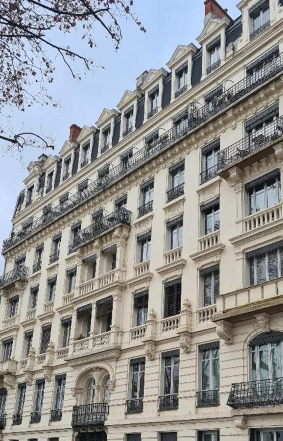 PORTE DU VIEUX LYON, vue sur la saône Exterior foto